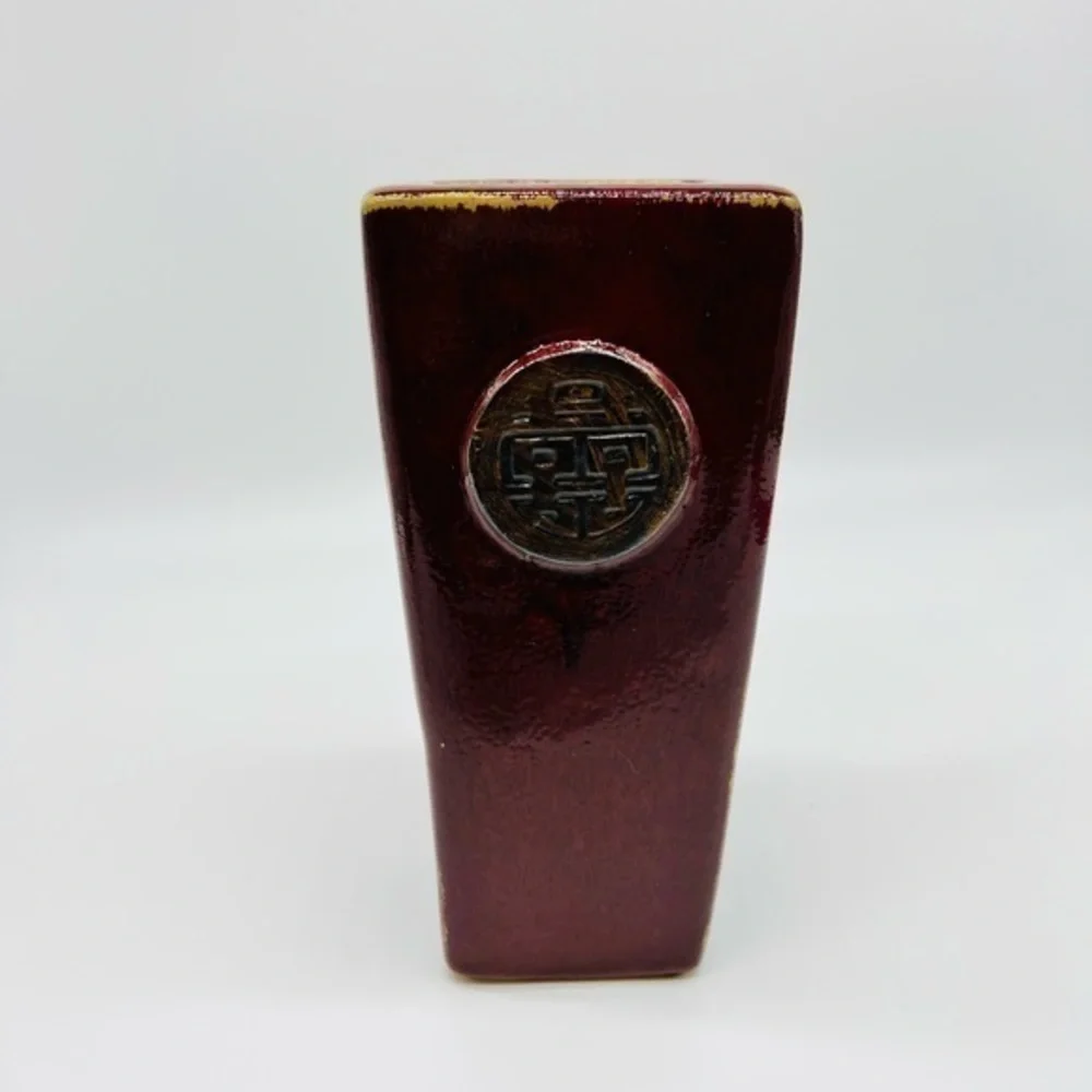 Beautiful wine colored ceramic distressed decorative vase with Chinese symbols